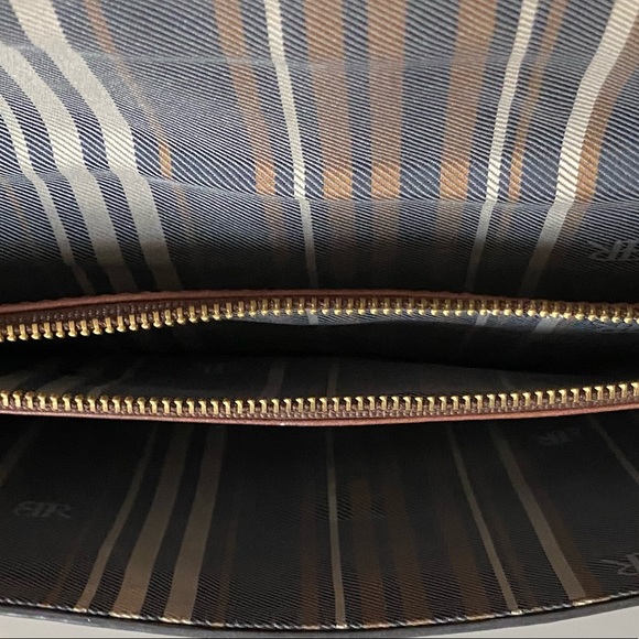 Banana Republic Clutch - Picture 4 of 12